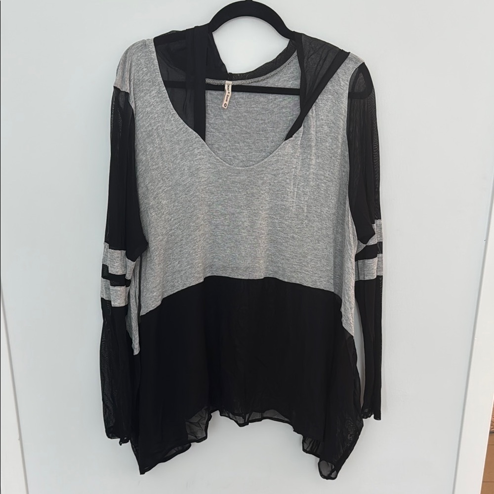 Emma & Sam Asymmetrical Gray and Black Sweatshirt